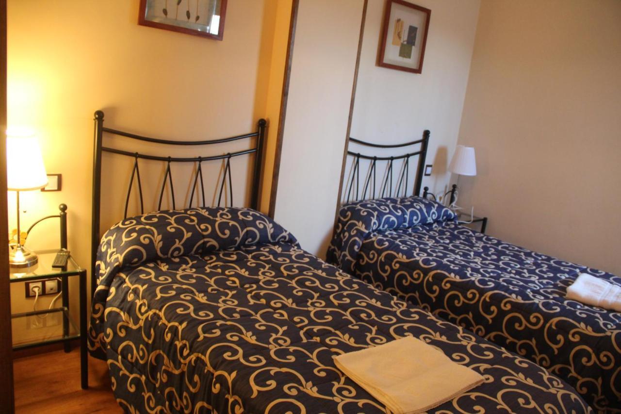 Hostal Maury El Barraco Екстериор снимка